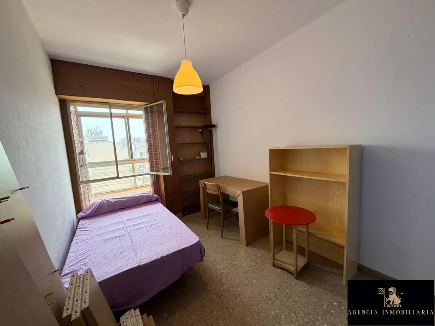 Habitación de Piso en venta en Murcia con Terraza y Balcón