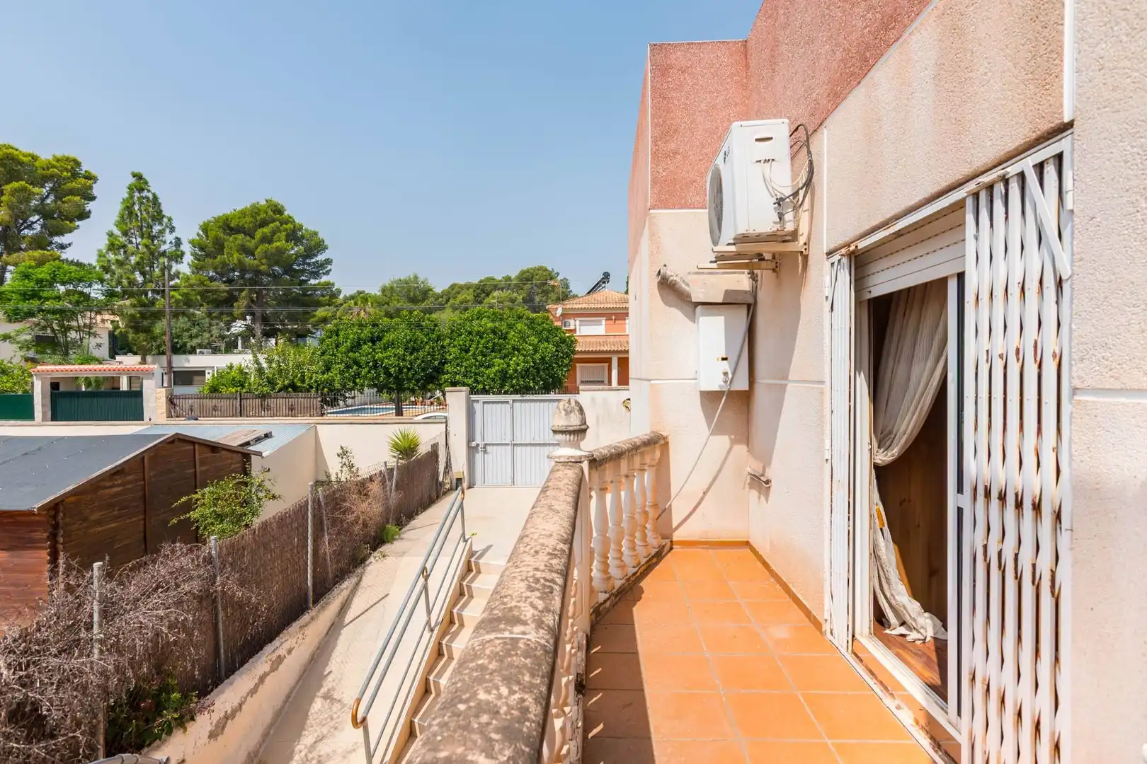 Terrasse von Einfamilien-Reihenhaus zum Verkauf in Las Torres de Cotillas mit Klimaanlage, Privatgarten und Terrasse