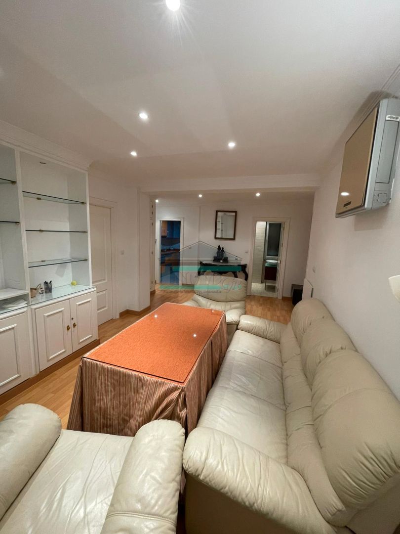 Living room of Flat to rent in  Granada Capital  with Air Conditioner, Heating and Furnished