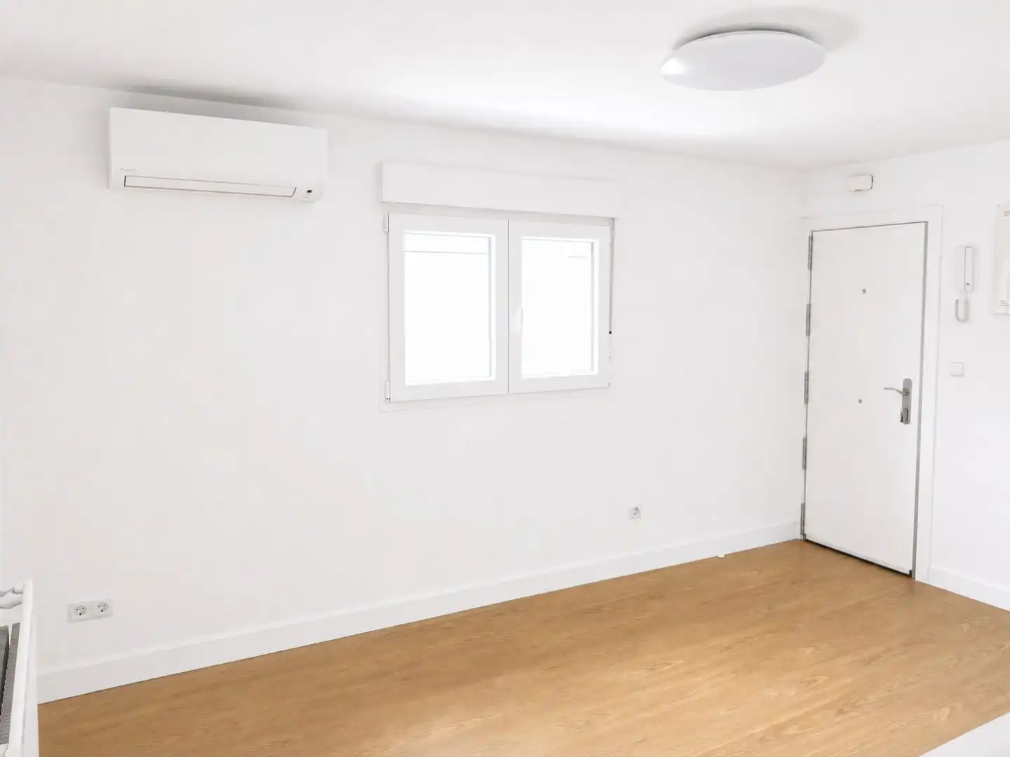 Schlafzimmer von Wohnung zur Miete in  Madrid Capital mit Klimaanlage und Terrasse