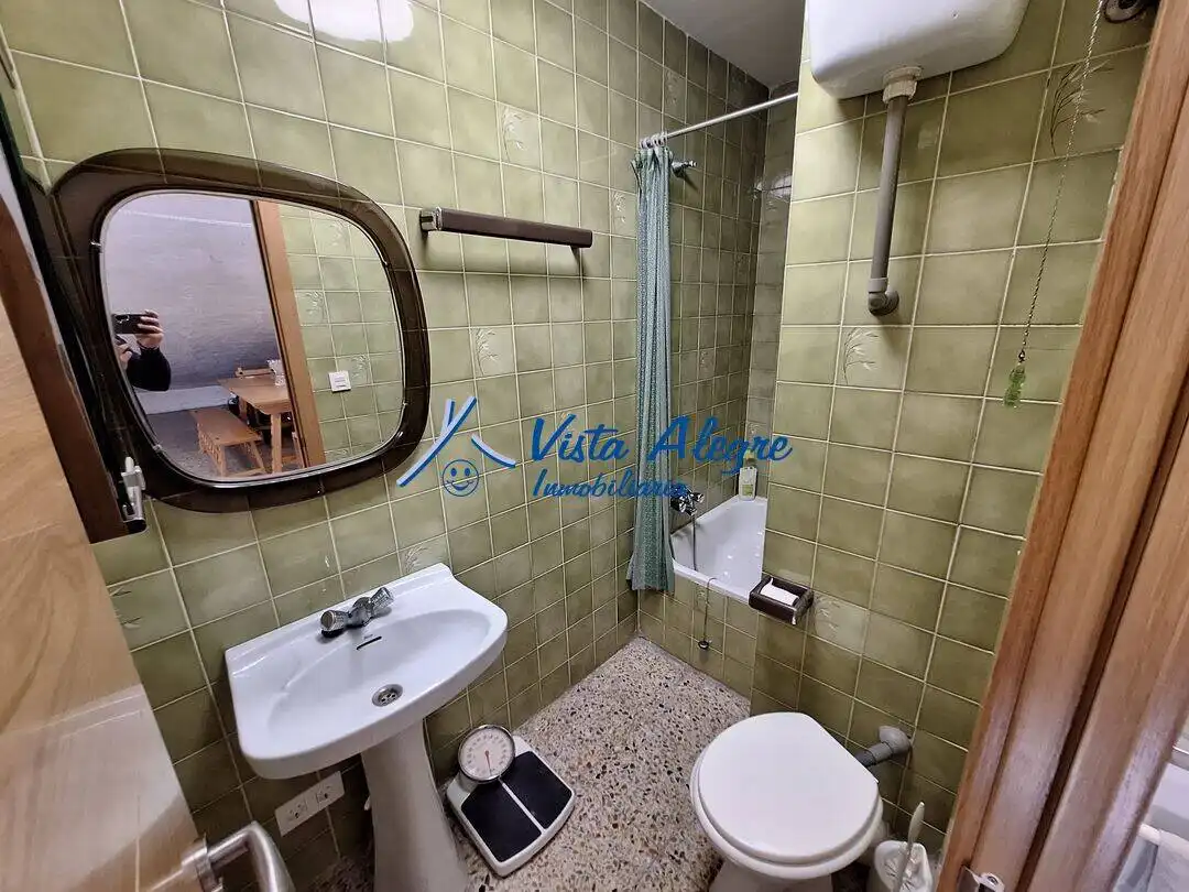 Bathroom of Flat for sale in Haro, La Rioja