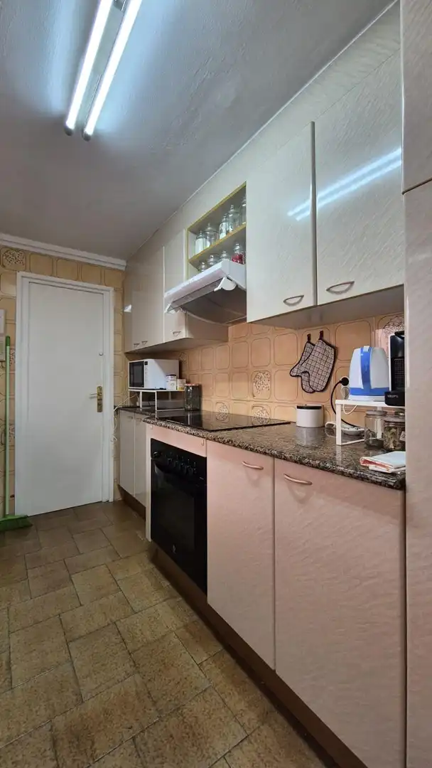 Cuina de Casa o xalet en venda en Castellar del Vallès amb Aire condicionat, Jardí privat i Terrassa