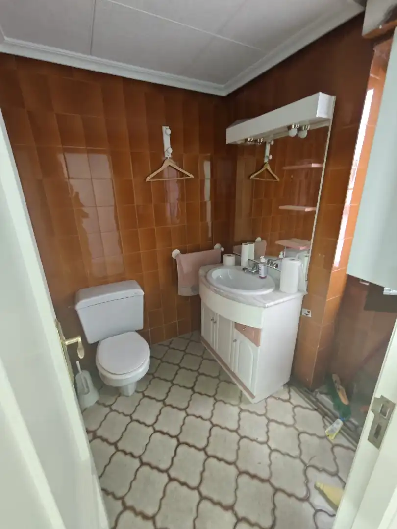 Baño de Oficina de alquiler en Alicante / Alacant con Aire acondicionado, Calefacción y Trastero