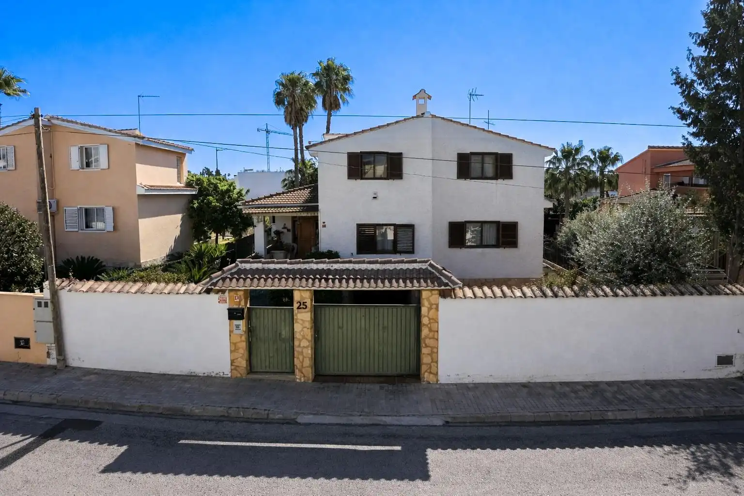 Vista exterior de Casa o chalet en venta en L'Eliana con Aire acondicionado, Calefacción y Jardín privado