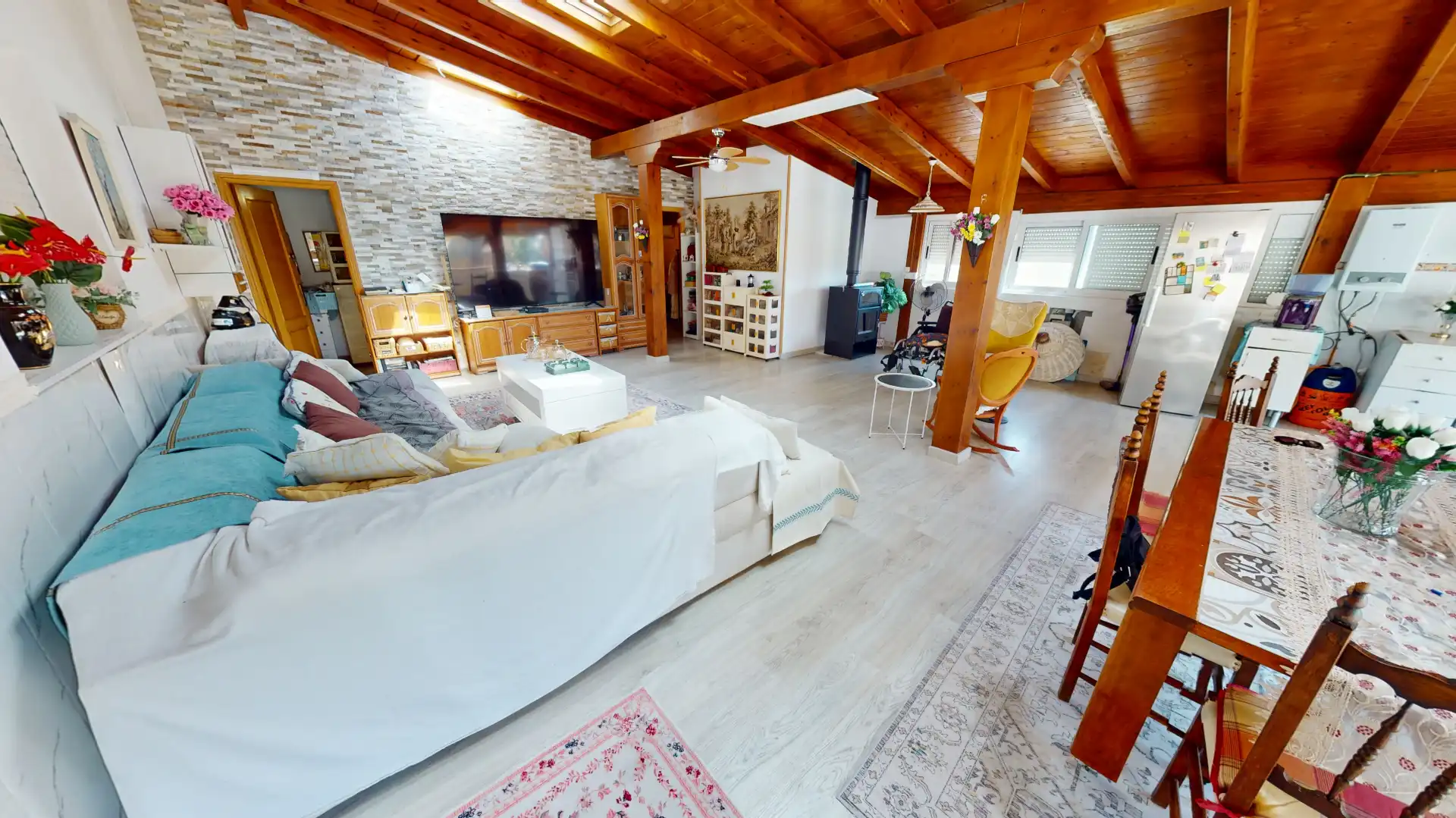 Sala d'estar de Casa o xalet en venda en El Campello amb Aire condicionat, Jardí privat i Terrassa