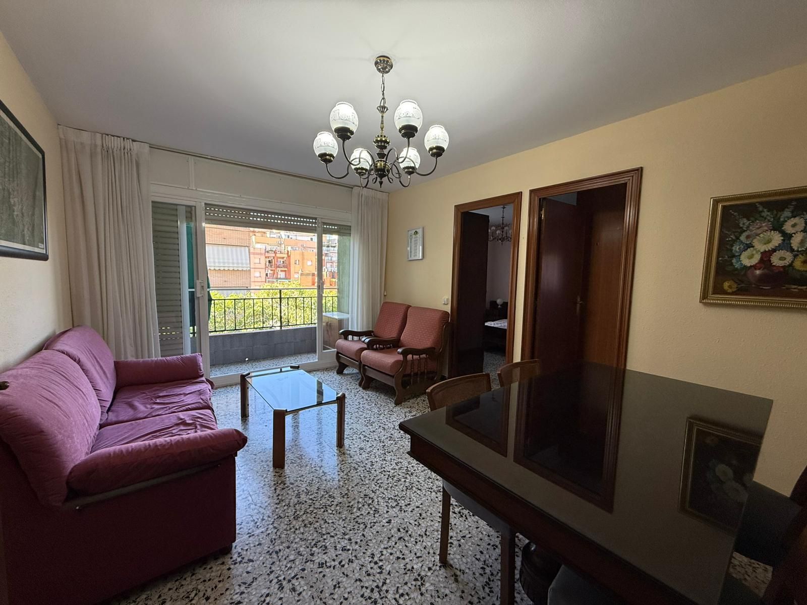 Habitación de Piso en venta en L'Hospitalet de Llobregat con Balcón