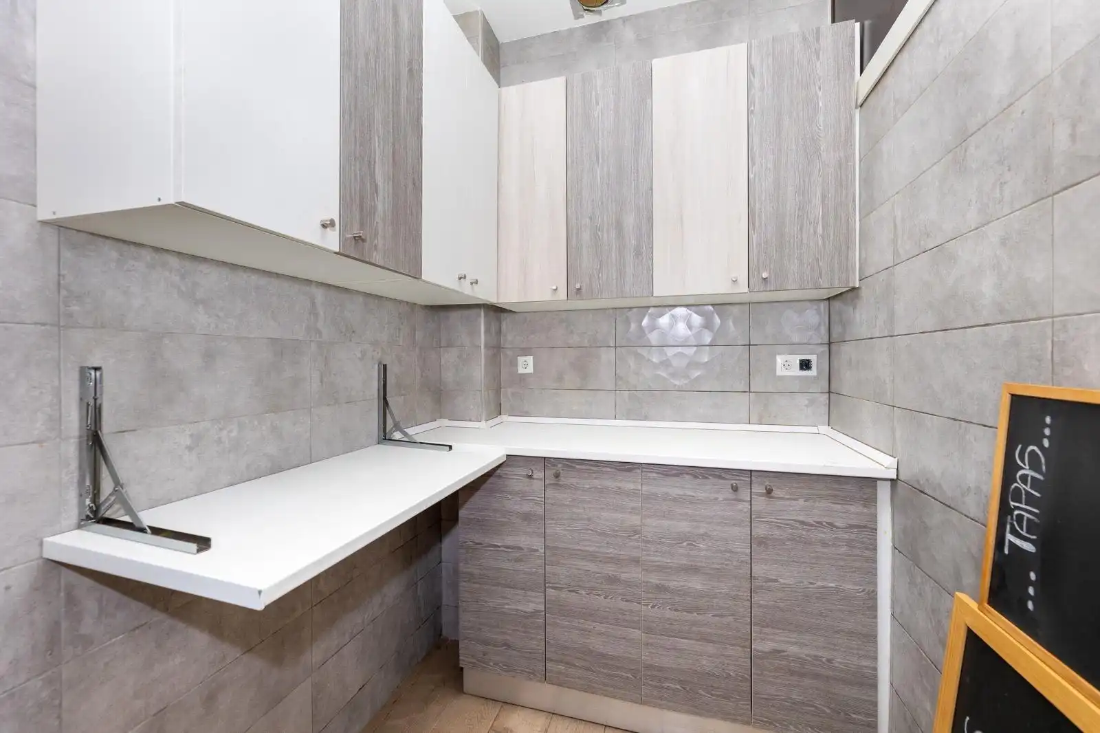 Cocina de Local en venta en Granada con Aire acondicionado y Amueblado