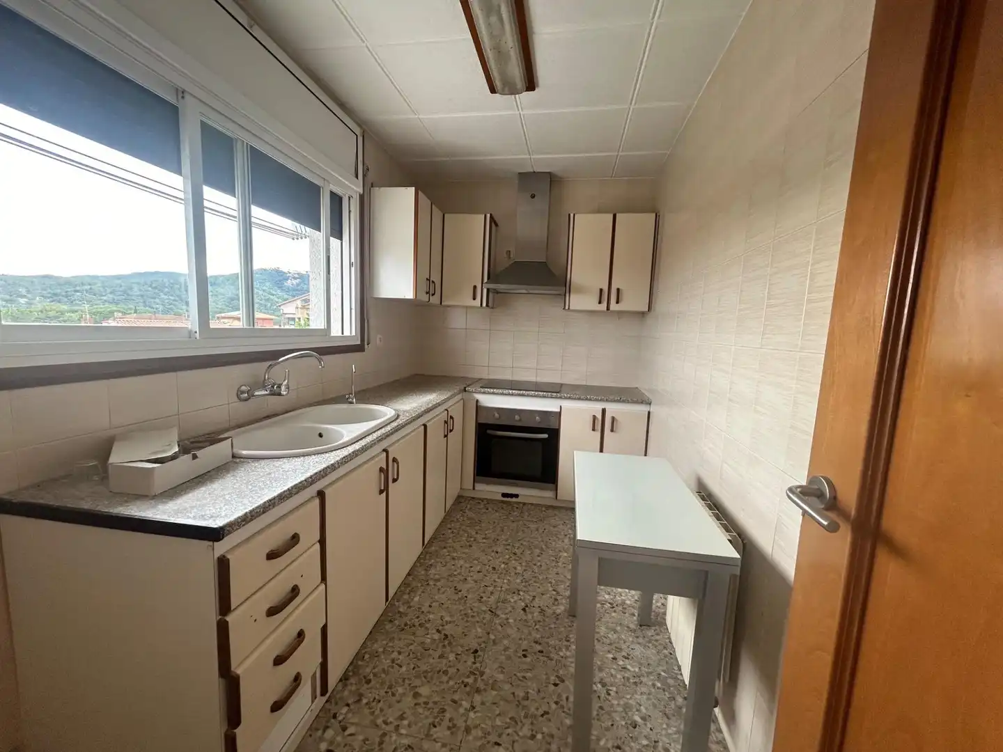 Cuina de Casa o xalet en venda en Castellar del Vallès amb Calefacció, Jardí privat i Terrassa