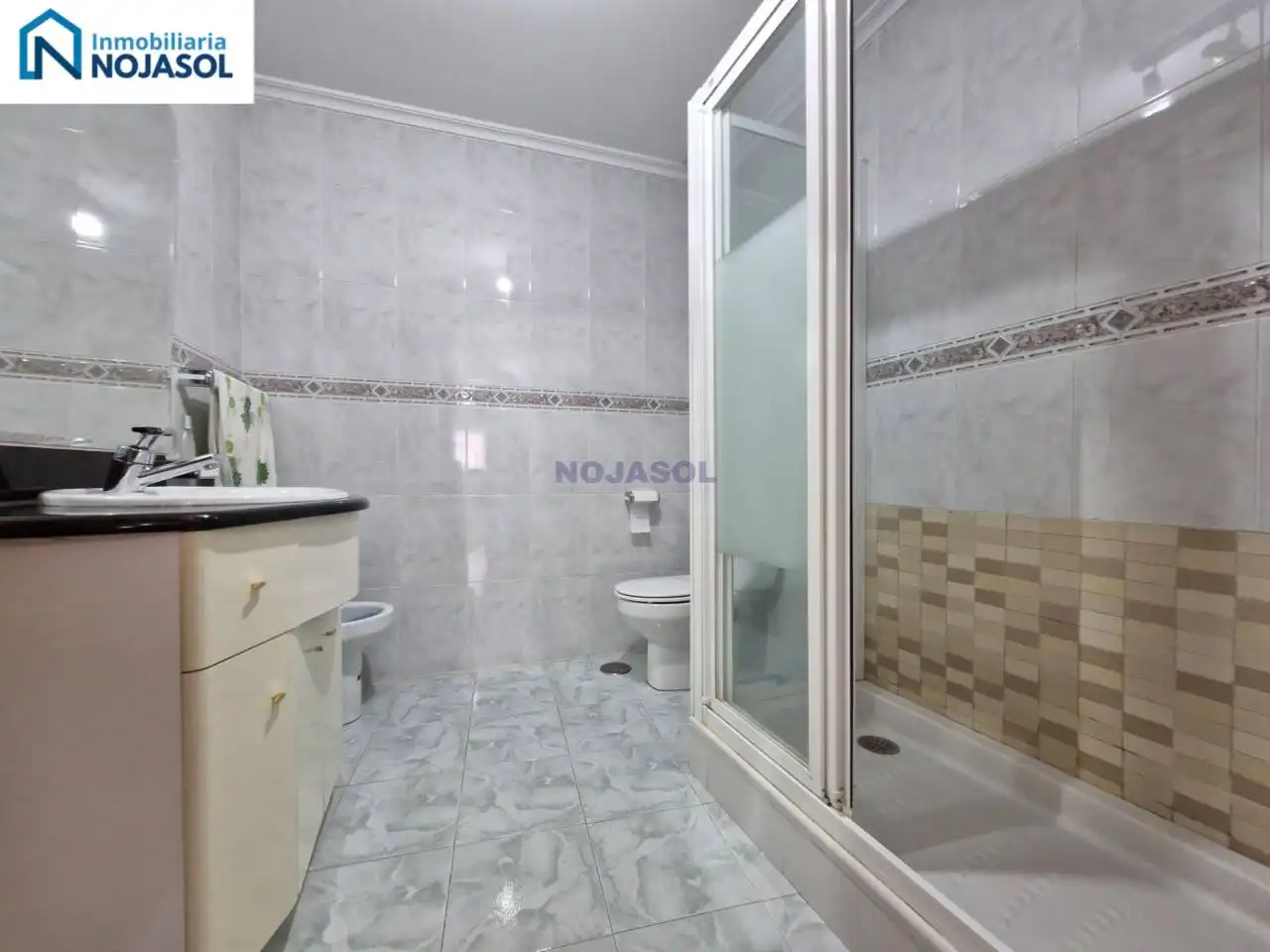 Baño de Casa adosada en venta en Noja con Calefacción, Jardín privado y Amueblado