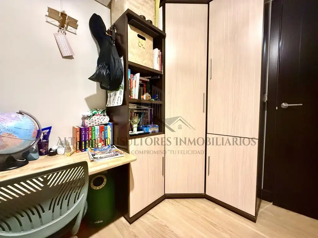 Bedroom of Flat for sale in Sevilla