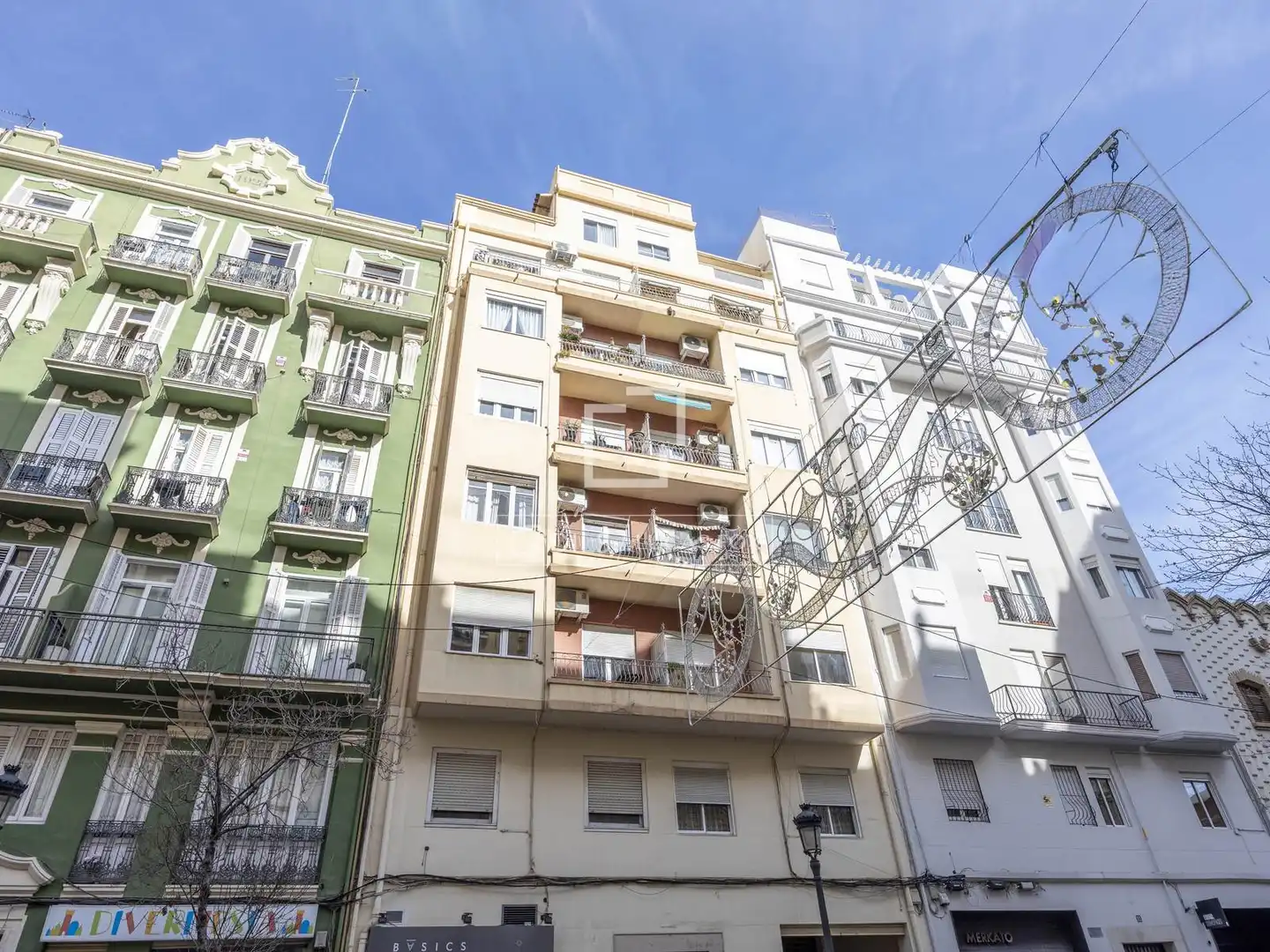 Vista exterior de Ático de alquiler en Valencia con Aire acondicionado, Parquet y Terraza