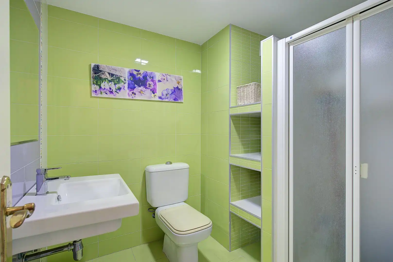 Baño de Piso en venta en Torremolinos con Aire acondicionado, Terraza y Piscina