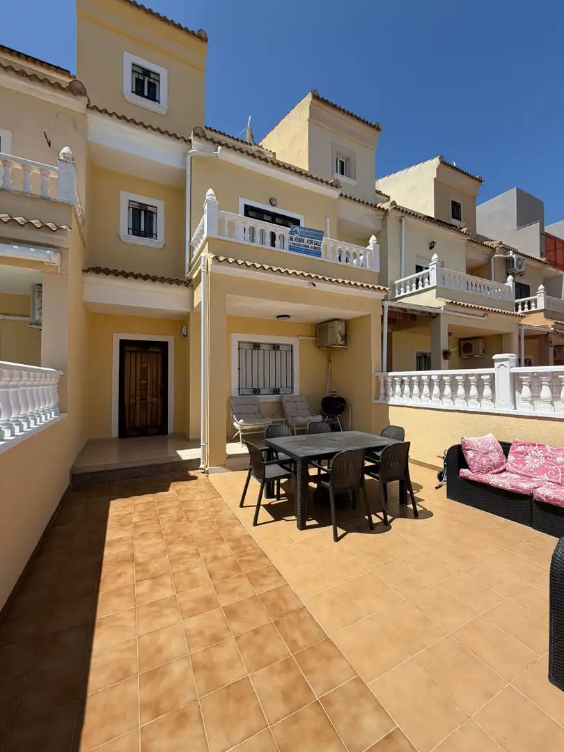 Terrassa de Casa adosada en venda en Orihuela amb Terrassa, Traster i Balcó
