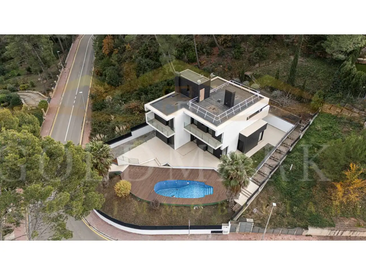 Vista exterior de Casa o xalet en venda en Corbera de Llobregat amb Aire condicionat, Calefacció i Jardí privat