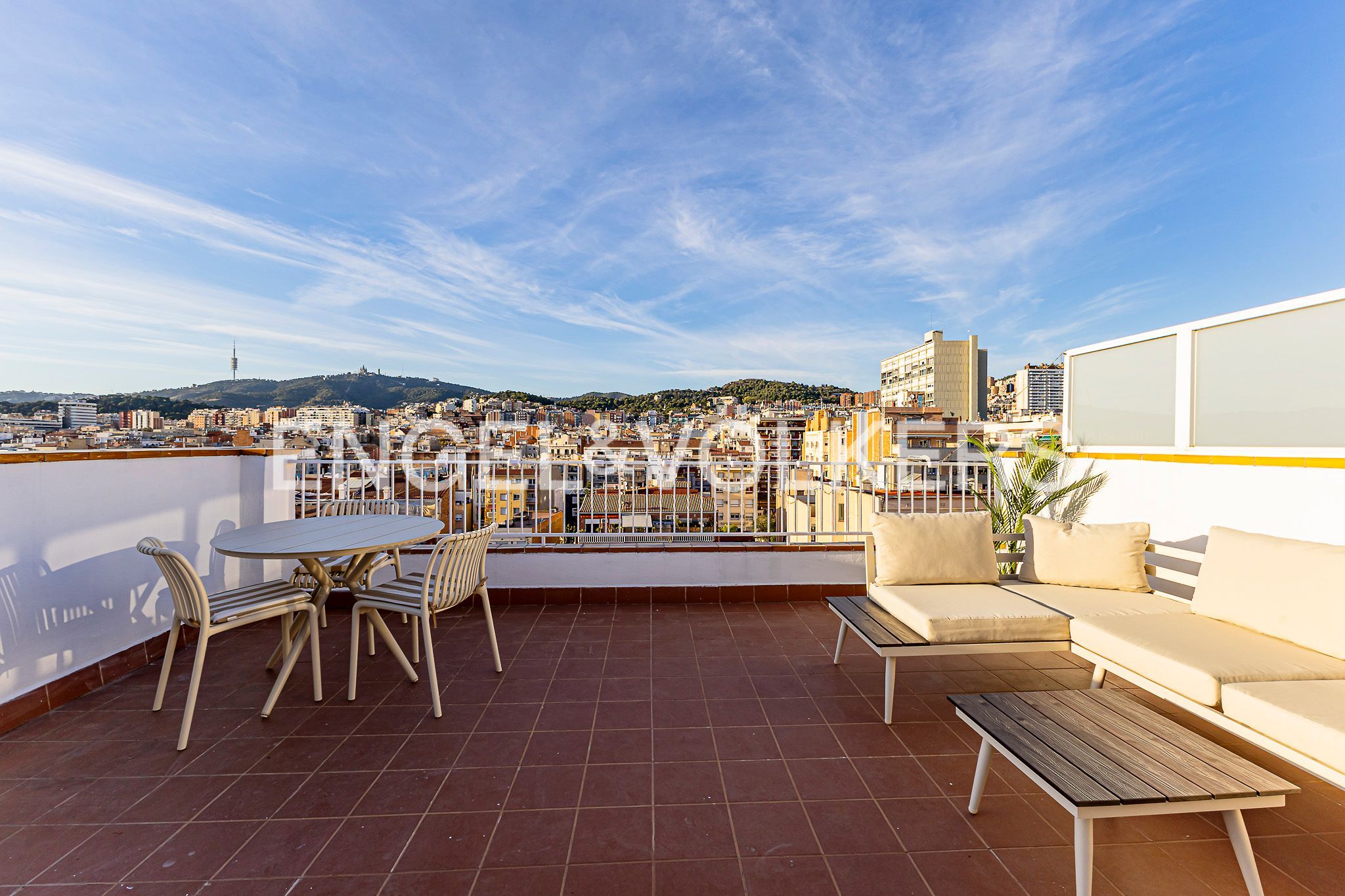 Terraza de Ático de alquiler en  Barcelona Capital con Aire acondicionado, Calefacción y Parquet