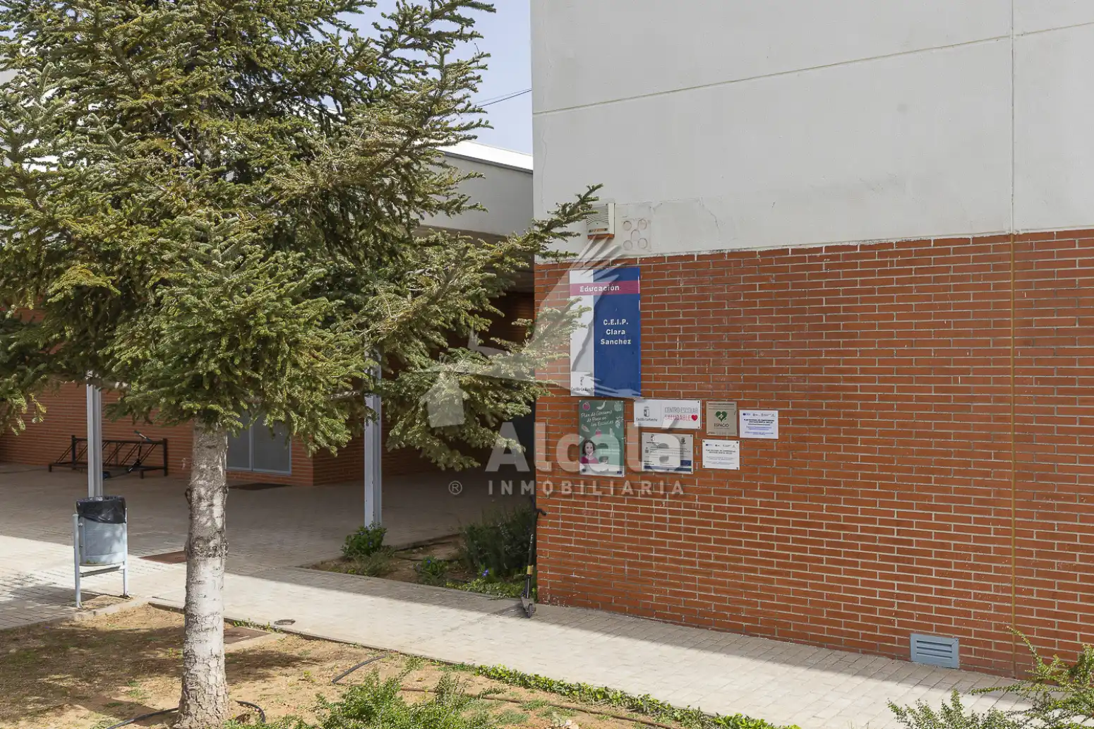 Vista exterior de Casa o chalet en venta en Galápagos con Aire acondicionado, Calefacción y Terraza