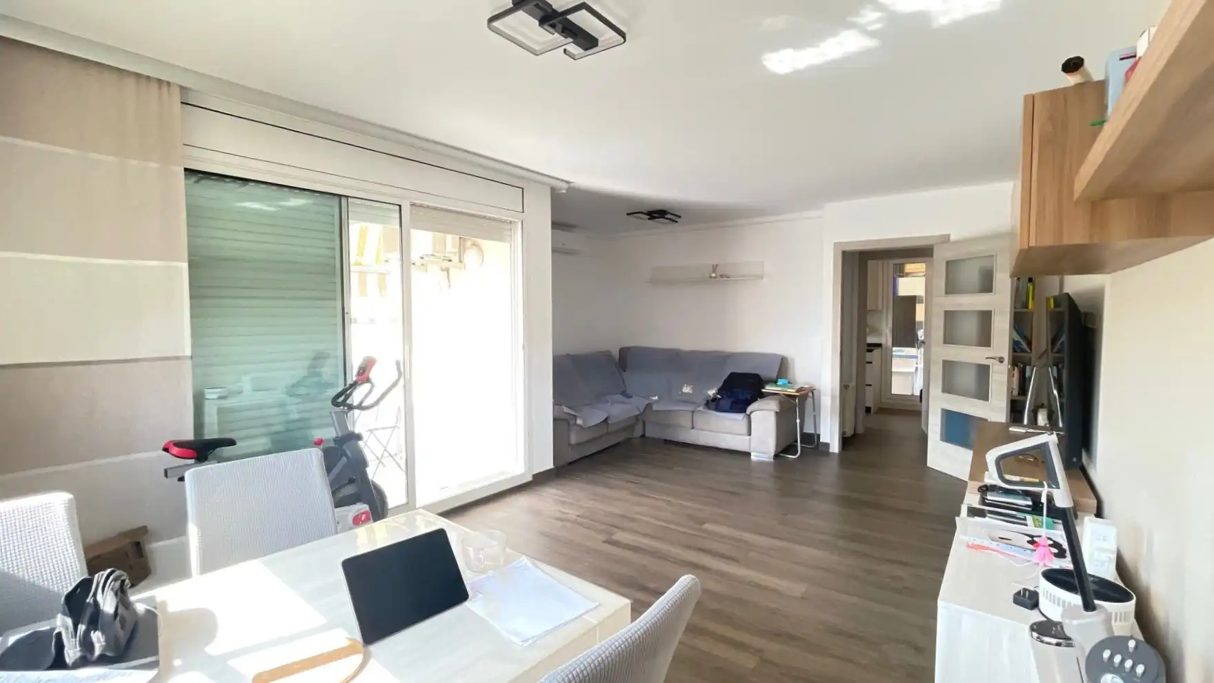 Sala de estar de Piso en venta en El Prat de Llobregat con Aire acondicionado, Calefacción y Parquet