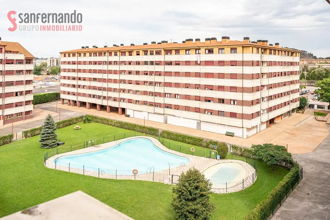 Vista exterior de Dúplex en venda en Santander amb Calefacció, Parquet i Traster