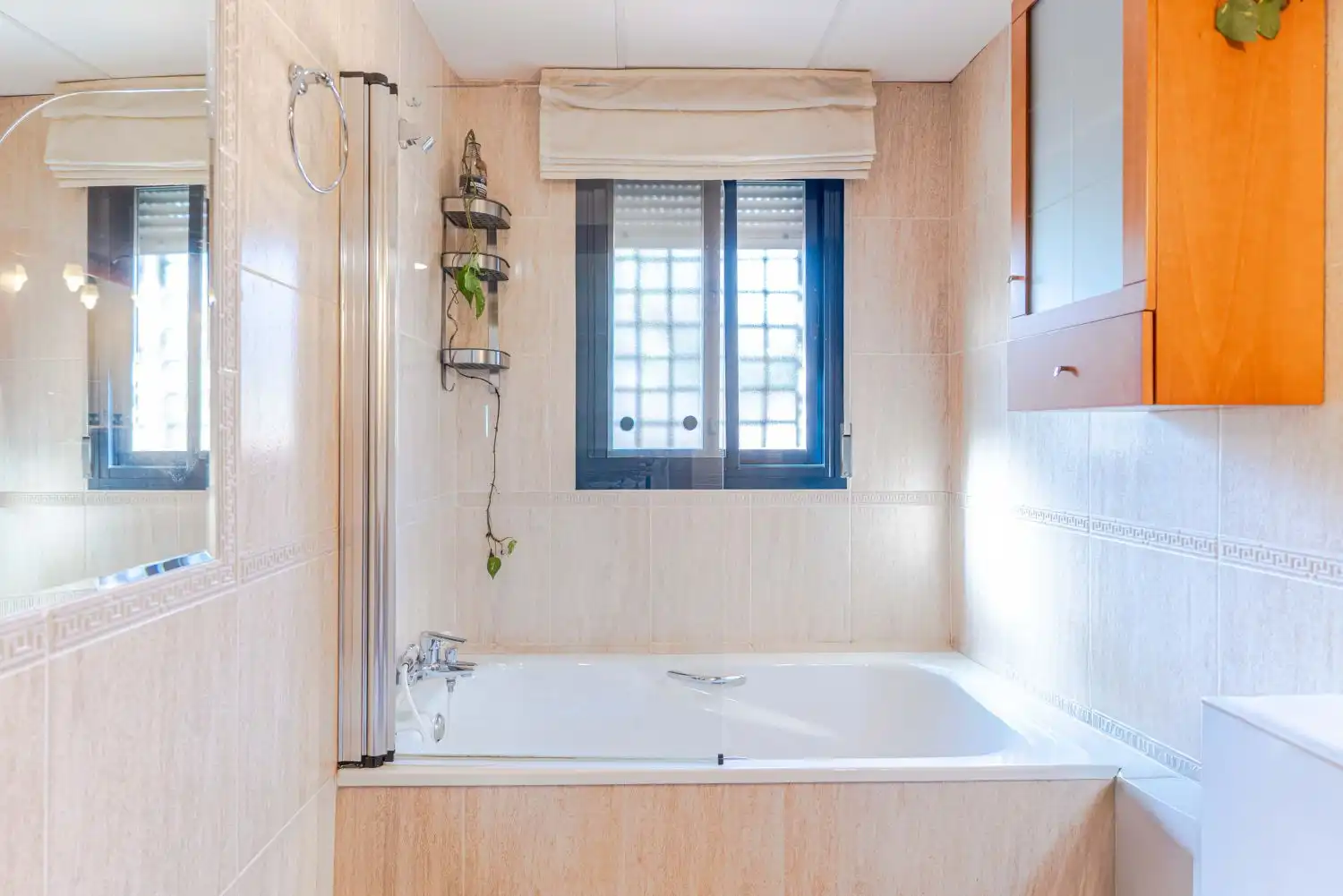 Baño de Piso en venta en Motril con Terraza, Balcón y Piscina comunitaria