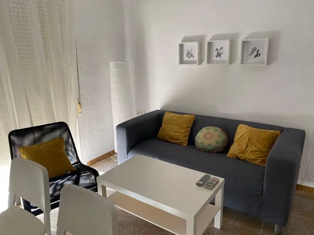 Living room of Flat for rent in Granada  with Air Conditioner, Heating and Furnished