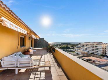 Penthouse with pool for sale in San Pedro de Alcántara