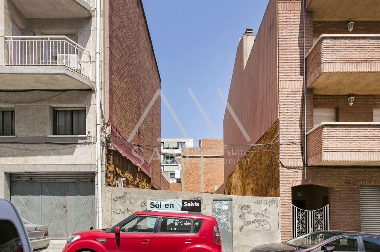 Vista exterior de Residencial en venda en Badalona