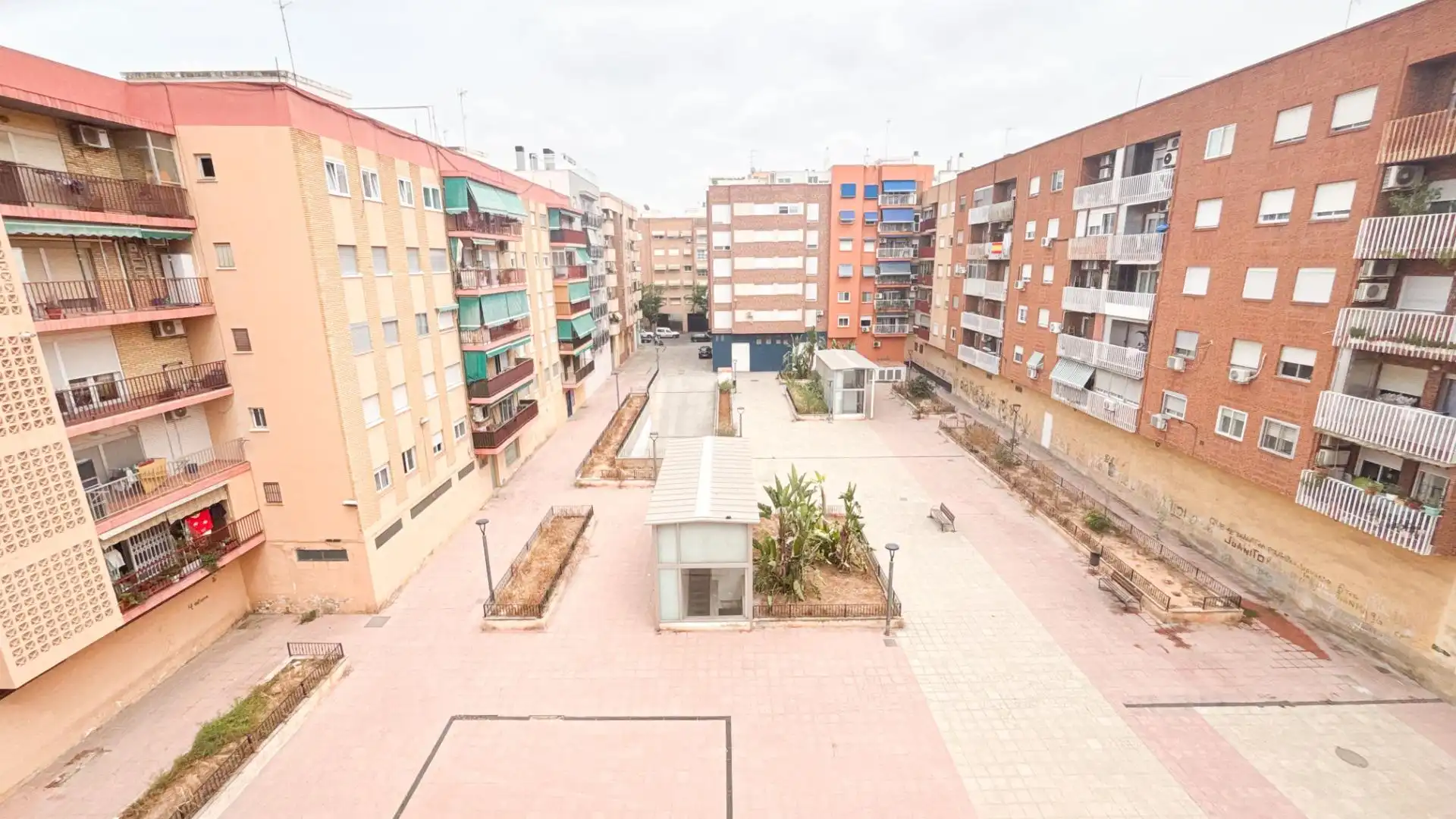 Außenansicht von Wohnung zum Verkauf in Mislata mit Klimaanlage, Möbliert und Balkon