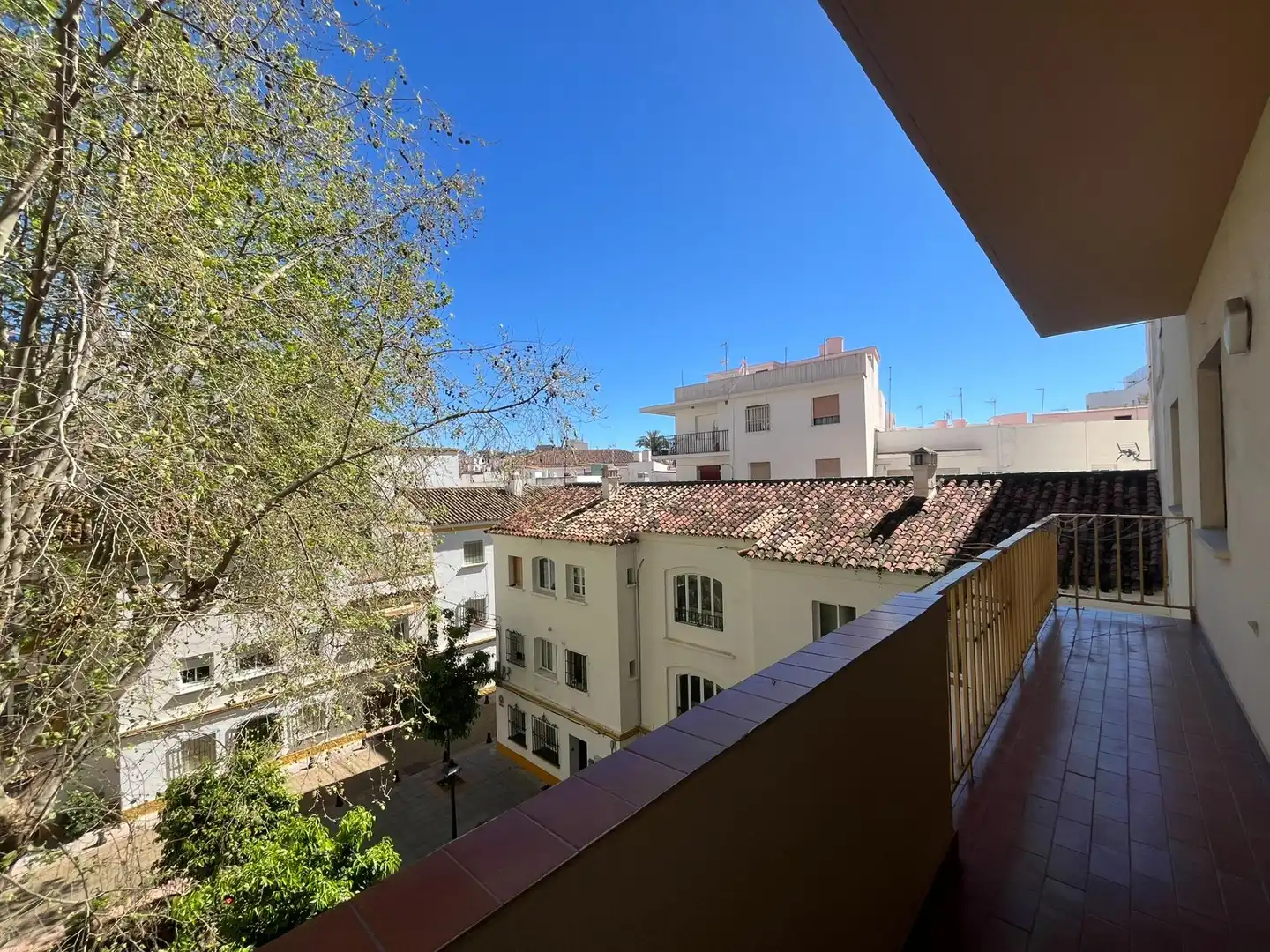 Vista exterior de Apartamento en venta en Marbella con Calefacción, Terraza y Balcón