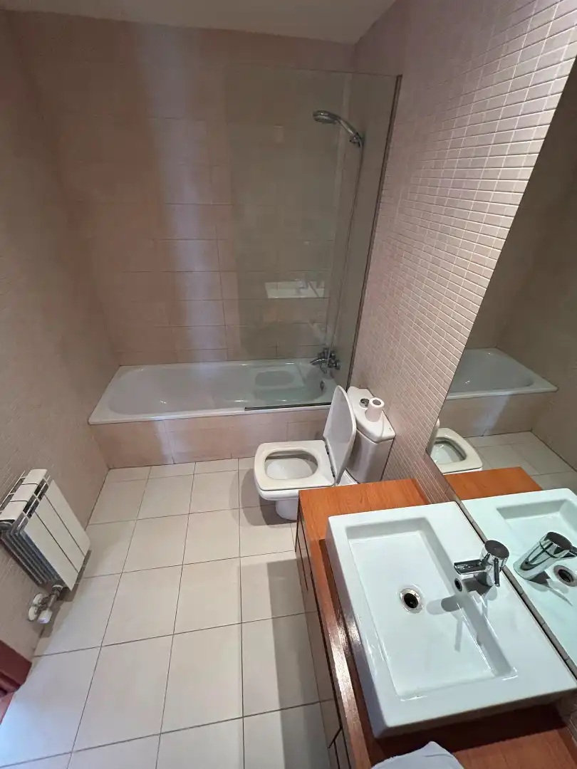 Bany de Àtic en venda en Terrassa amb Calefacció, Parquet i Terrassa