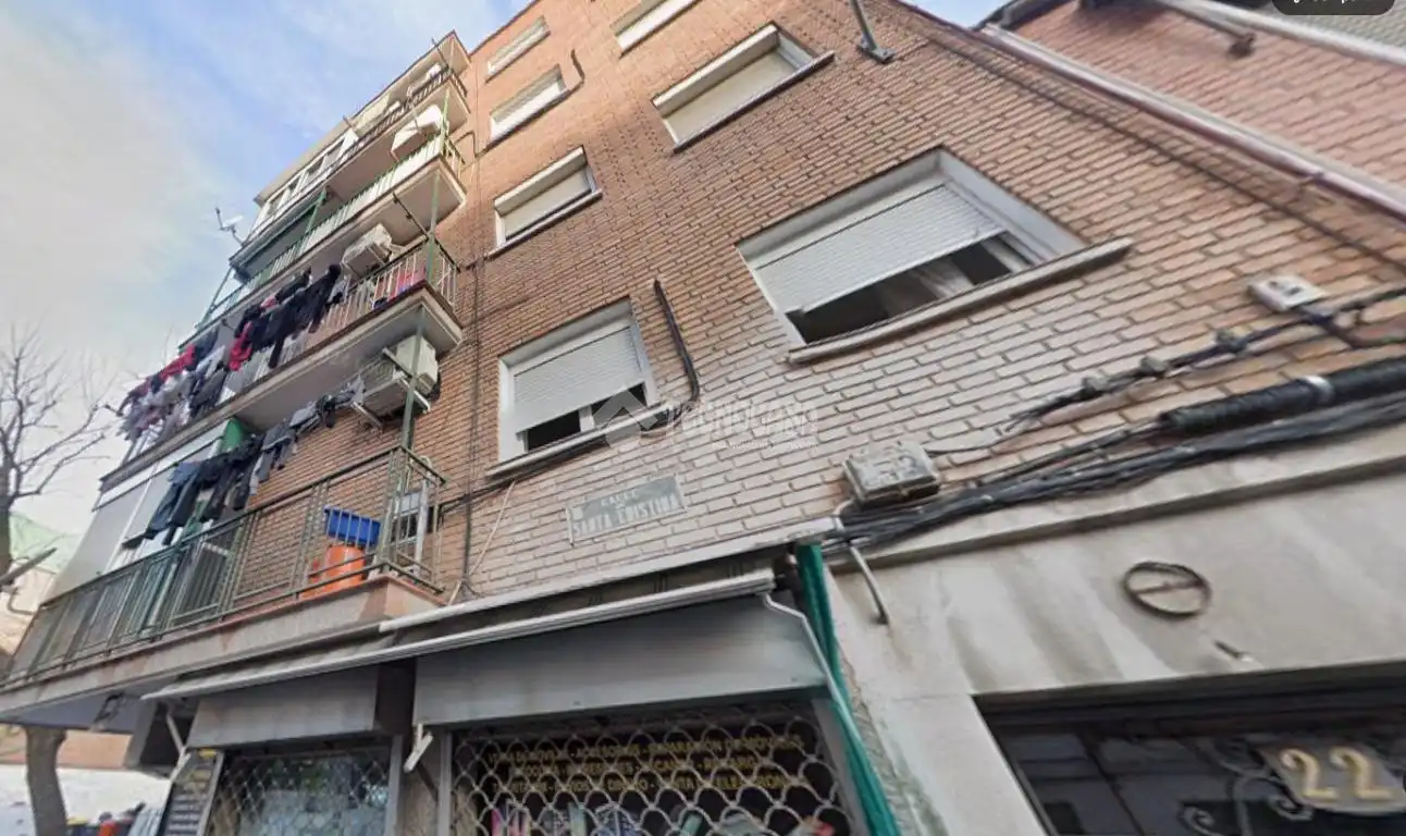 Vista exterior de Pis en venda en Madrid amb Aire condicionat