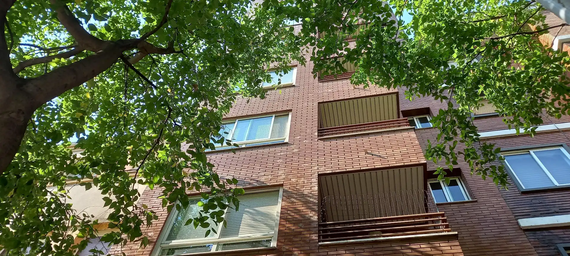 Vista exterior de Edificio en venta en Zaragoza