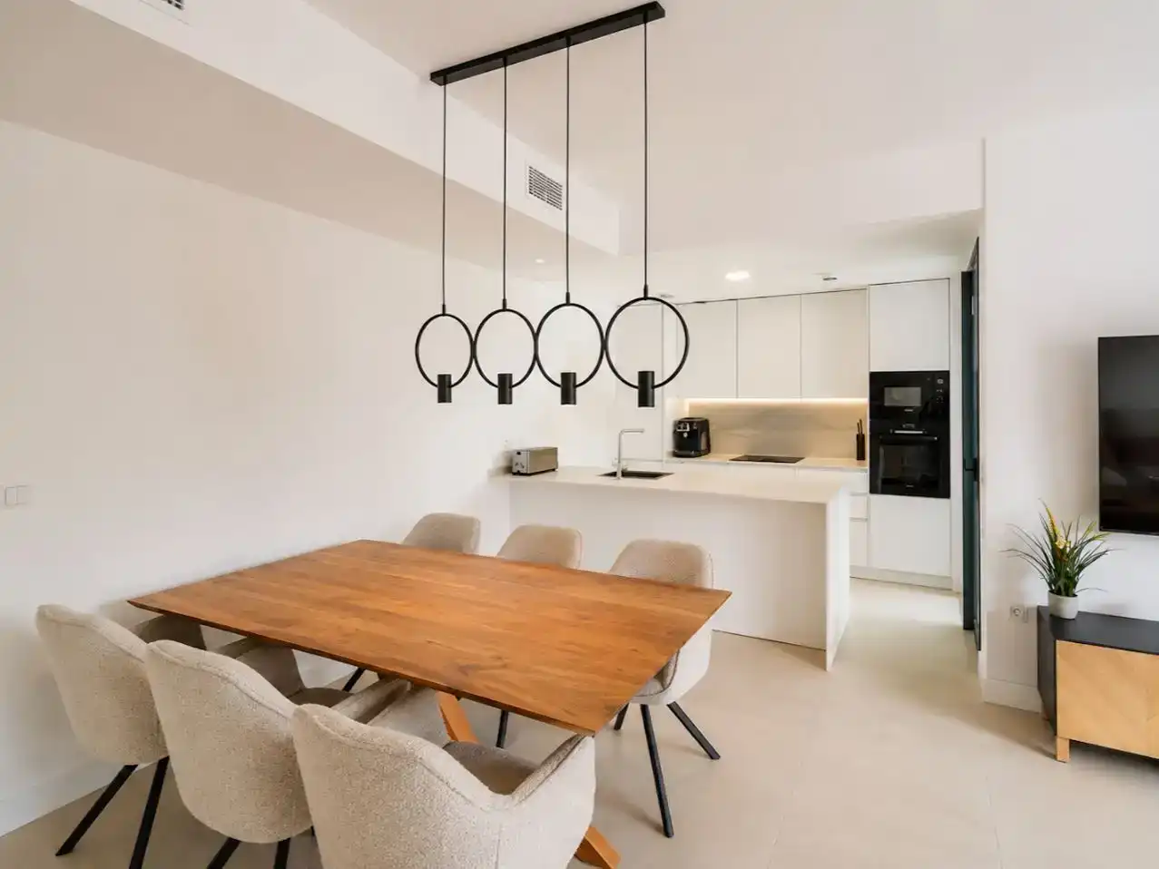 Esszimmer von Wohnung zur Miete in Fuengirola mit Klimaanlage, Abstellraum und Schwimmbad