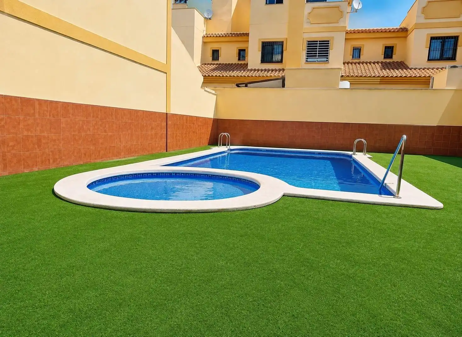 Piscina de Casa o xalet en venda en La Unión amb Aire condicionat, Jardí privat i Terrassa
