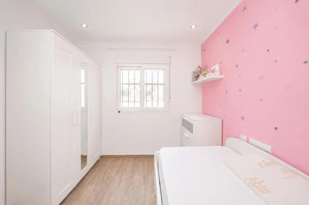 Habitación de Casa adosada en venta en Torrevieja con Calefacción