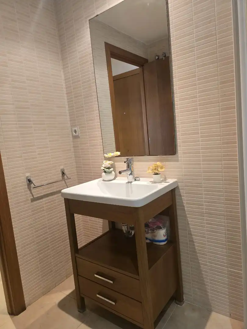Bathroom of Flat for sale in Terrassa  with Air Conditioner, Heating and Oven