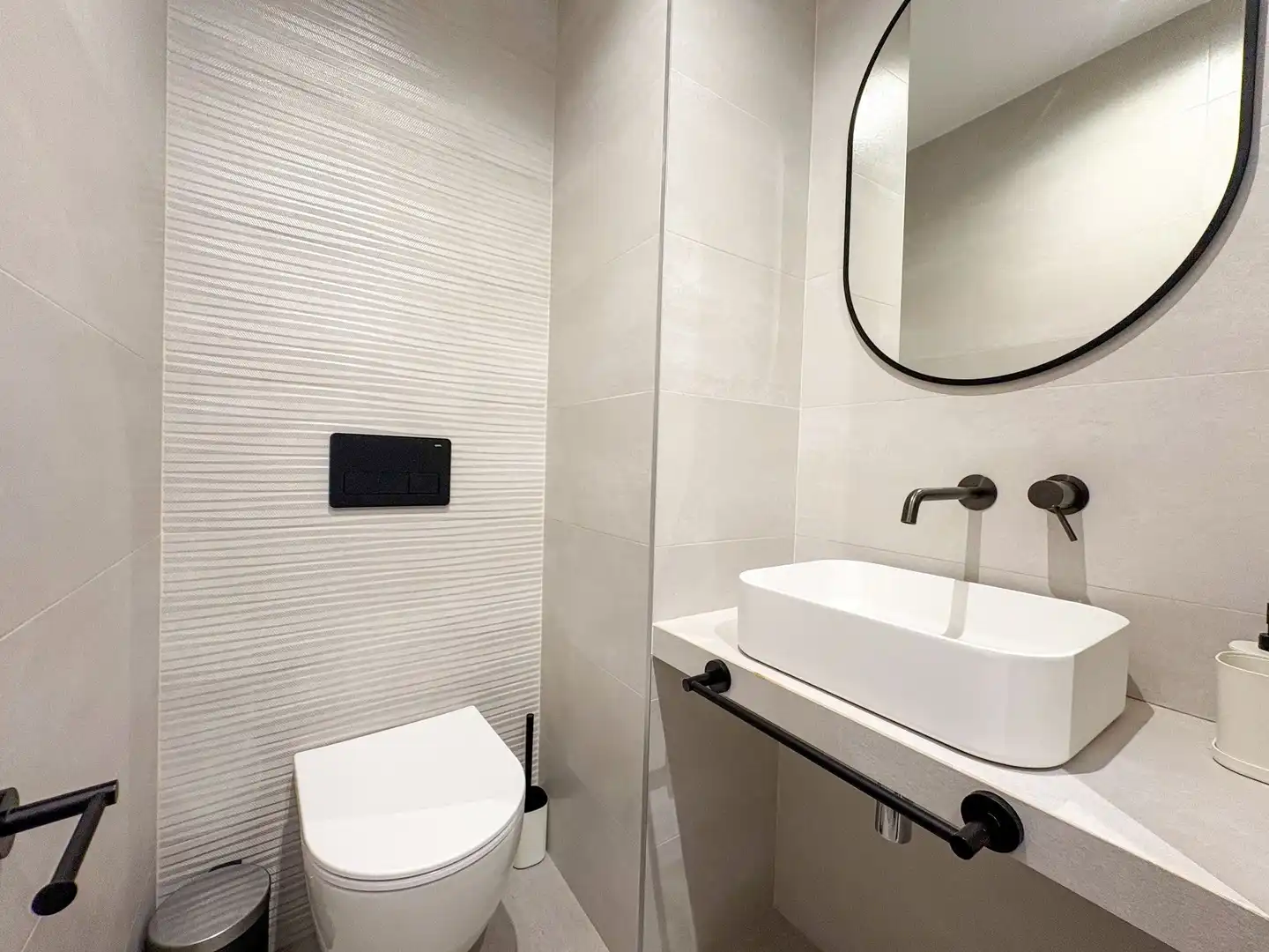 Badezimmer von Wohnung zum Verkauf in Torrevieja mit Klimaanlage, Heizung und Terrasse