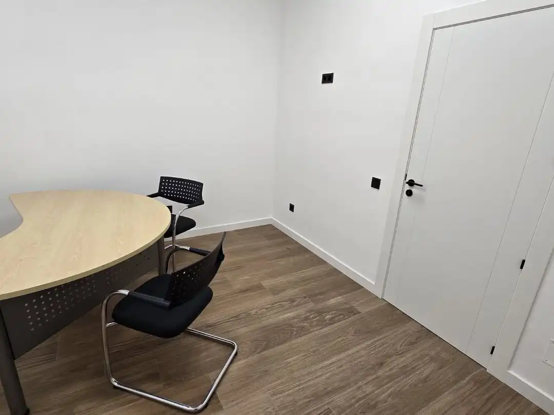 Office for rent in Almería
