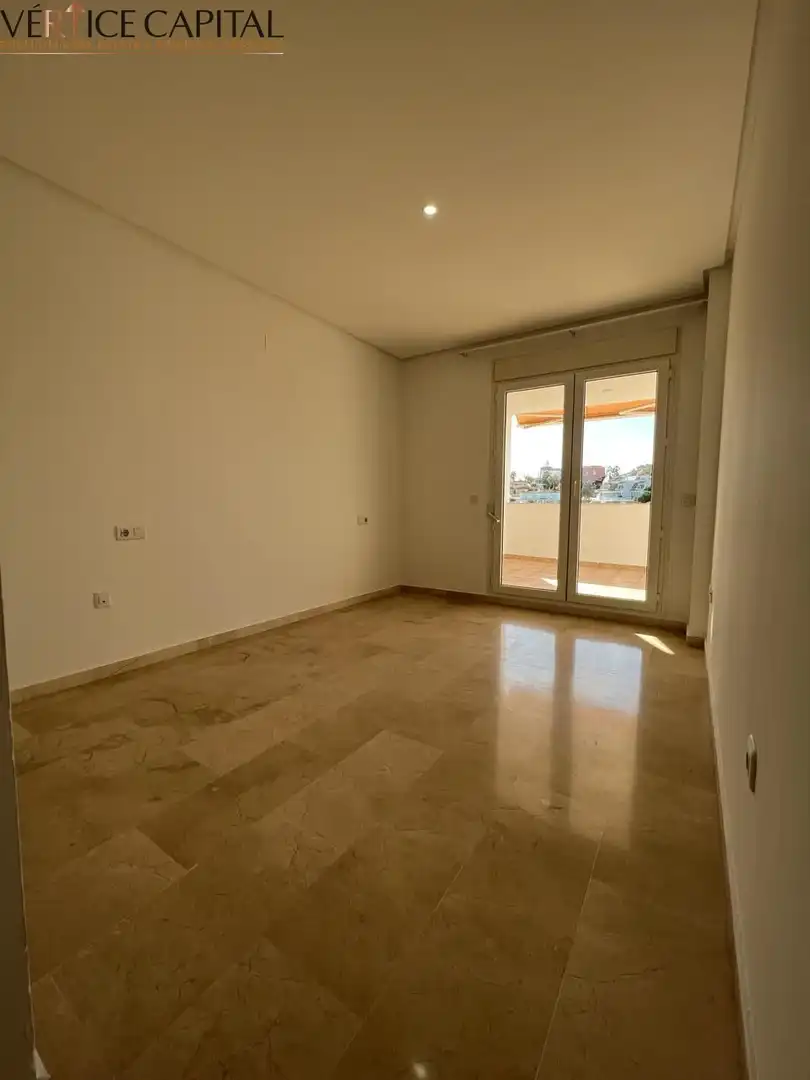 Sala de estar de Piso en venta en Benalmádena con Aire acondicionado, Terraza y Alarma