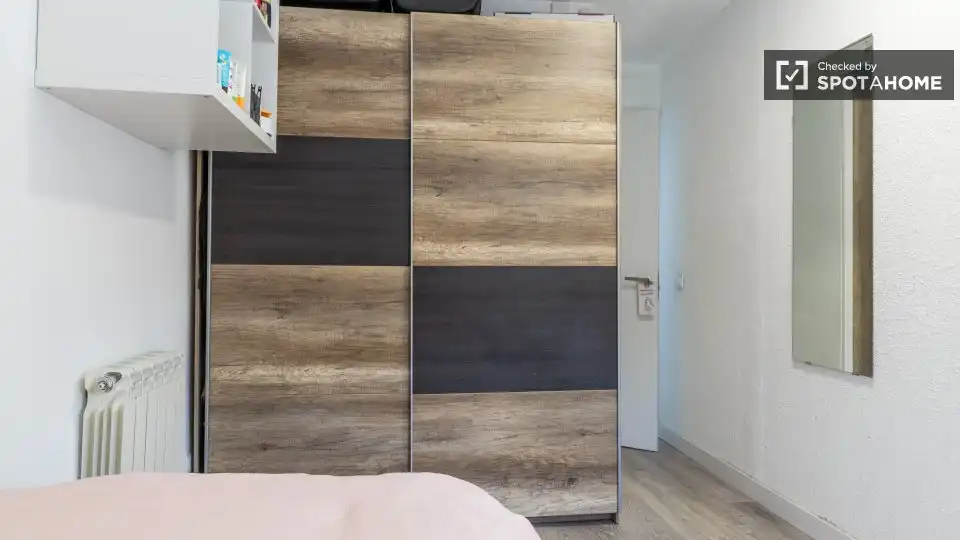 Bedroom of Flat for rent in Madrid  with Air Conditioner, Heating and Furnished
