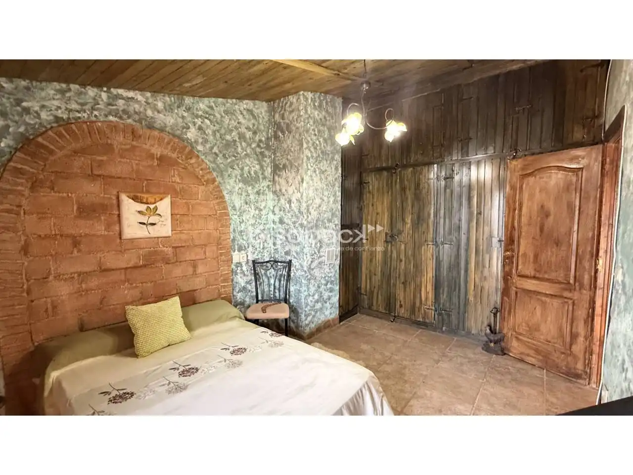 Dormitori de Casa o xalet en venda en Undués de Lerda amb Calefacció, Jardí privat i Parquet