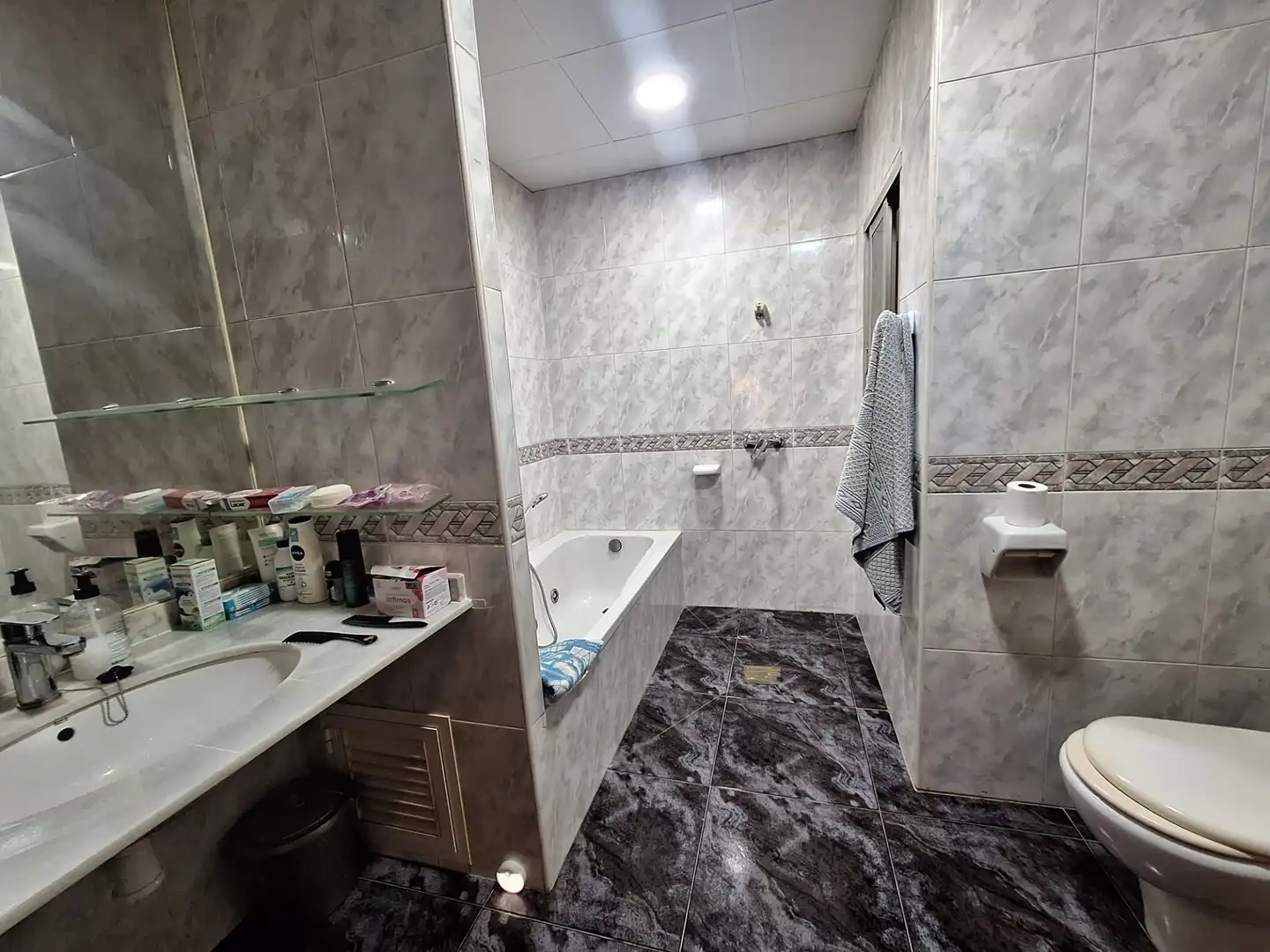 Badezimmer von Haus oder Chalet zum Verkauf in Sueca mit Klimaanlage, Heizung und Möbliert