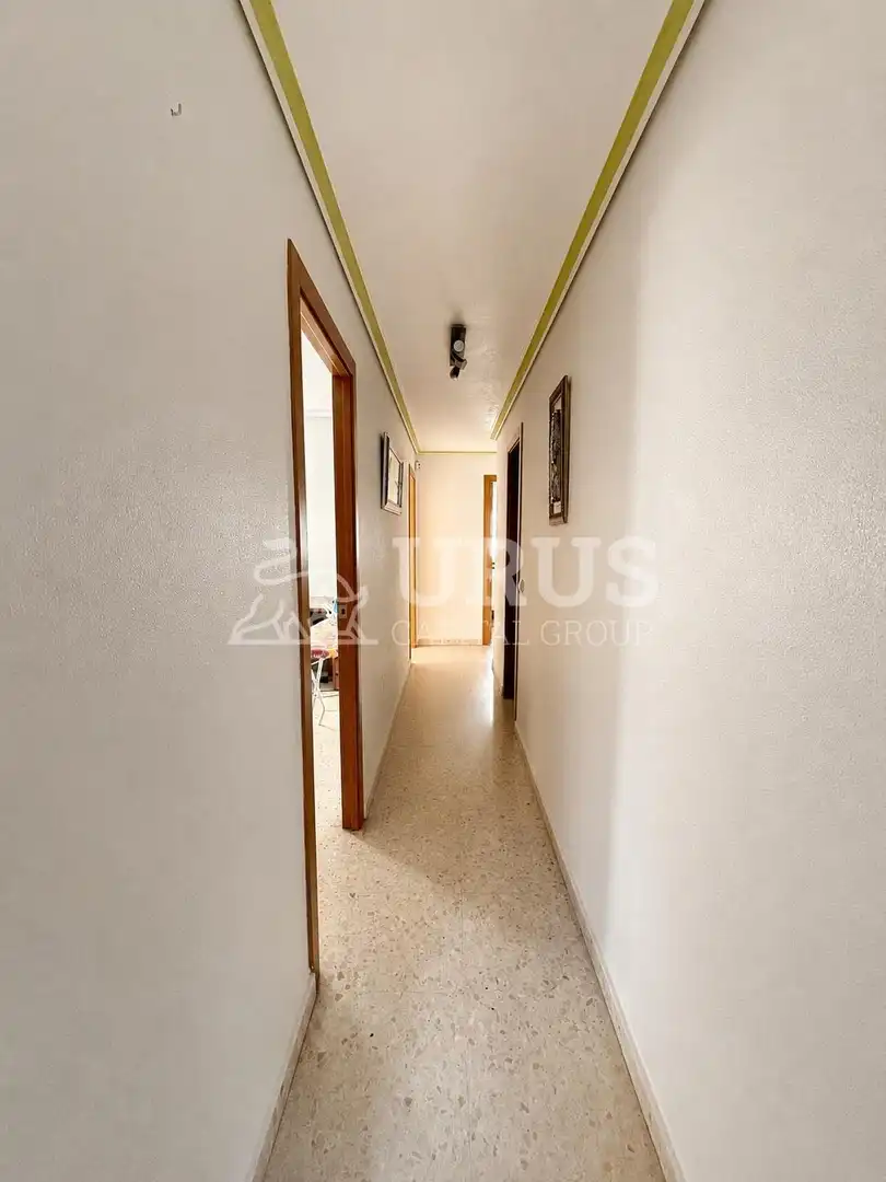 Piso en venta en CENTRO DE SALUD, Poniente-Norte - Miralbaida - Parque Azahara