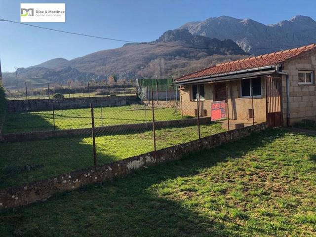 Casa-chalet en Venta en Vegacervera