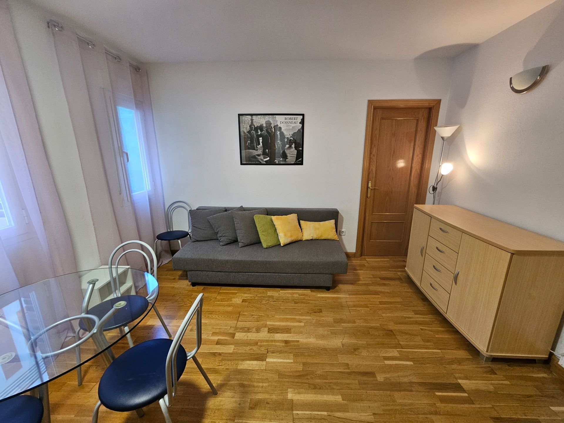 Sala d'estar de Apartament de lloguer en  Madrid Capital amb Aire condicionat, Calefacció i Traster