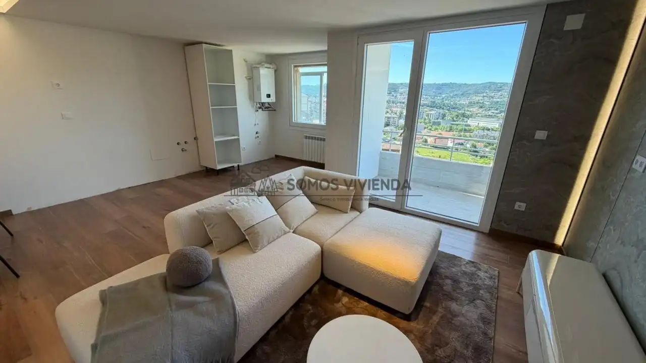 Sala de estar de Piso en venta en Ourense Capital  con Calefacción, Trastero y Balcón