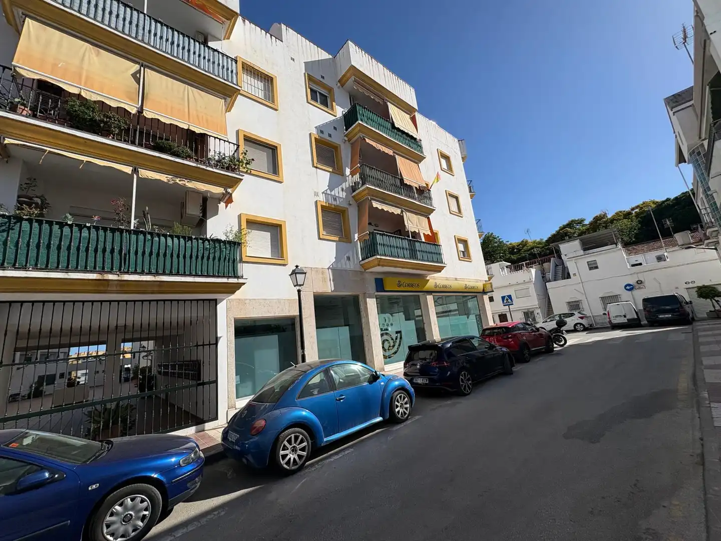 Vista exterior de Ático en venta en Marbella con Calefacción, Terraza y Amueblado