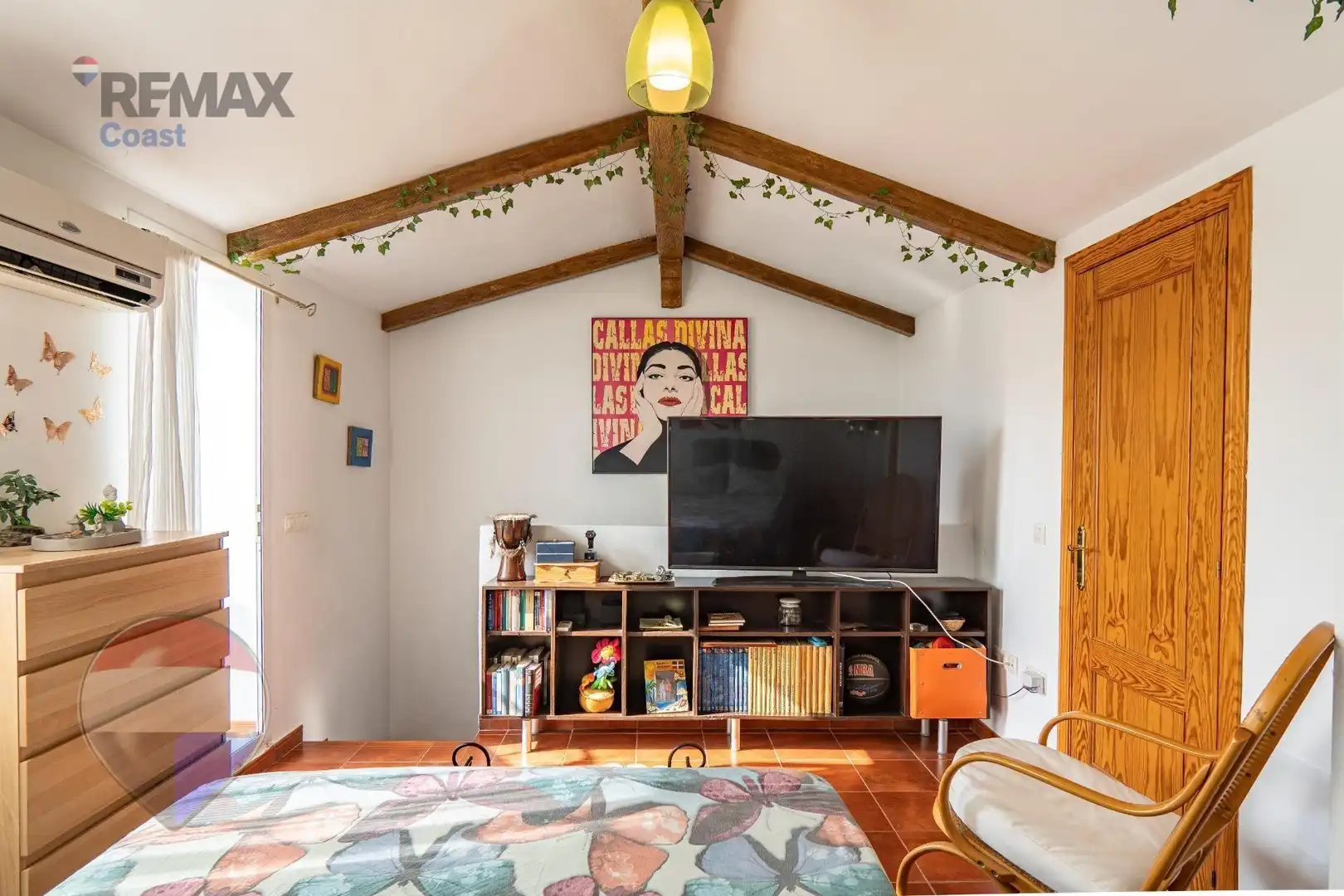 Sala d'estar de Casa adosada en venda en Cártama amb Piscina comunitària
