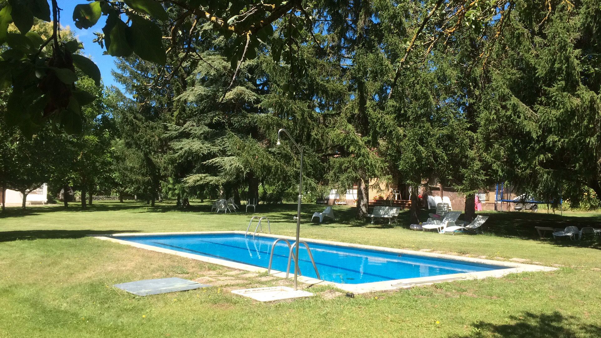 Piscina de Casa o xalet en venda en Villariezo amb Calefacció, Jardí privat i Terrassa