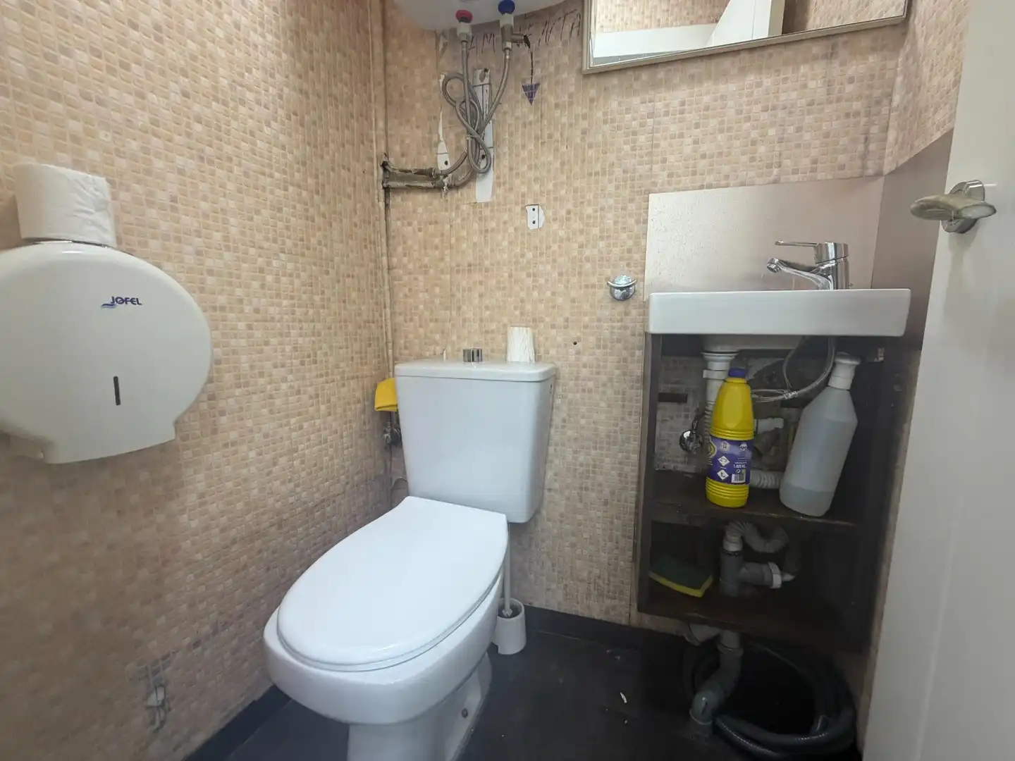 Baño de Local de alquiler en Santander