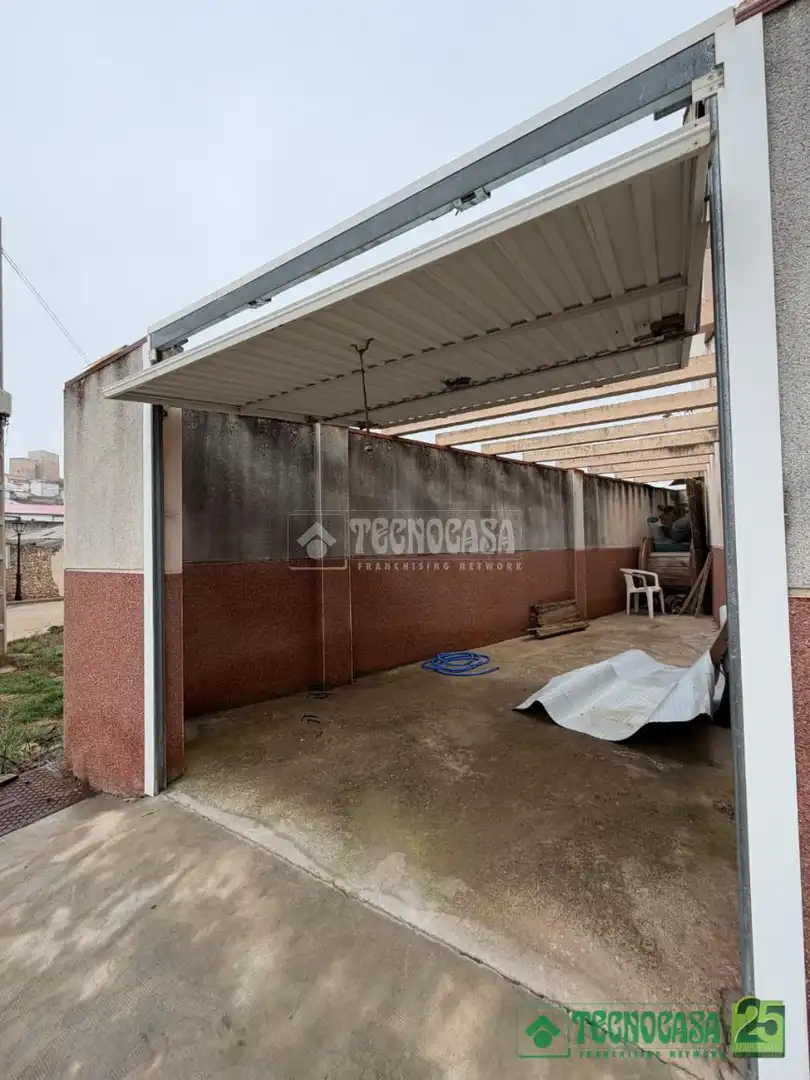 Casa adosada en venda en Uclés amb Aire condicionat i Calefacció
